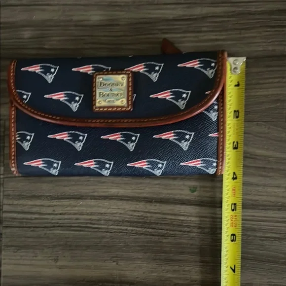 Dooney & Bourke Navy Blue Patriots Wallet - Picture 2 of 9